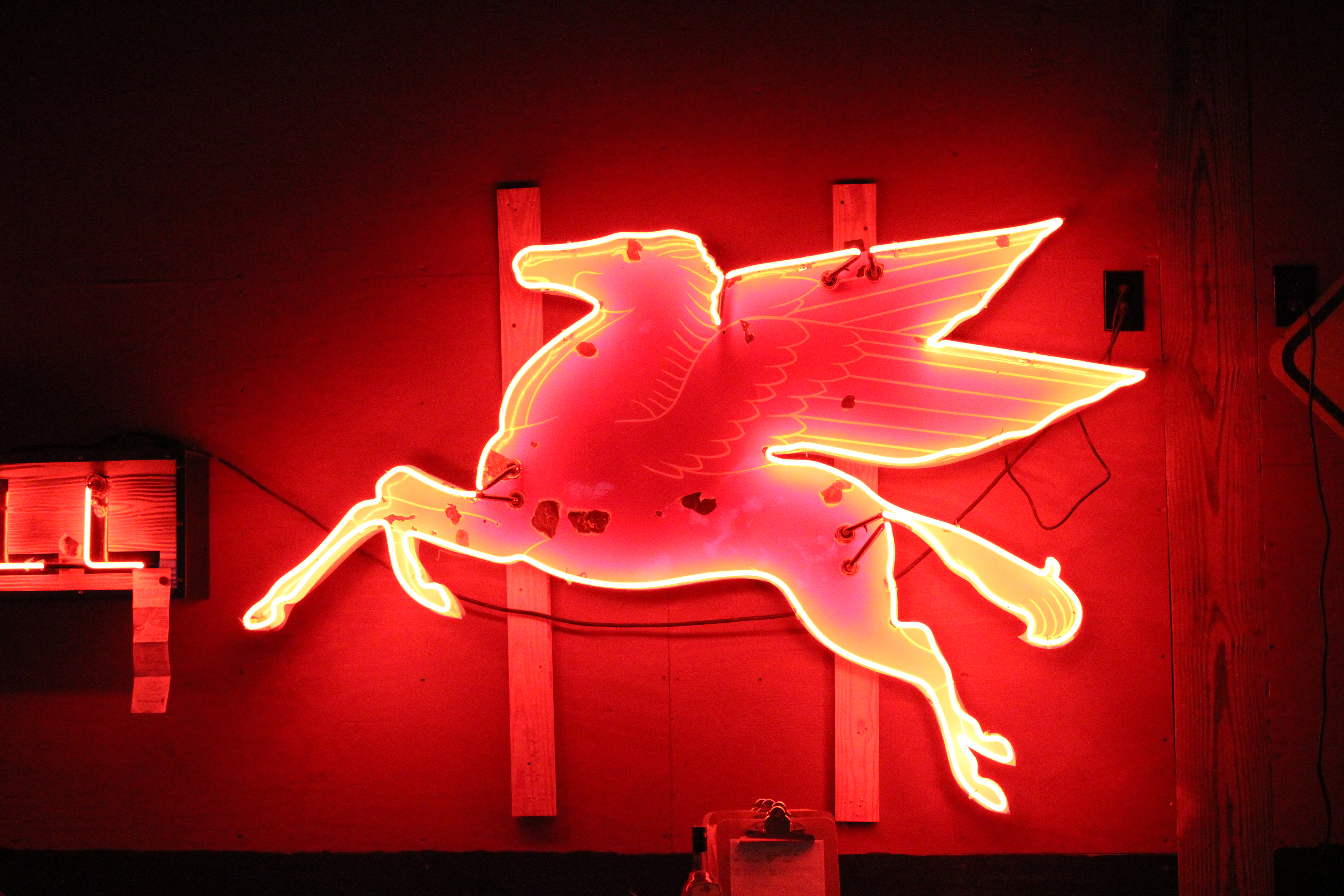 Vintage Mobil Pegasus flying horse neon sign